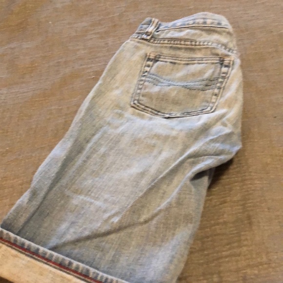 Light colored denim shorts - Picture 3 of 3